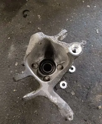 BMW 6 F06 Gran coupe Rear wheel hub spindle/knuckle 
