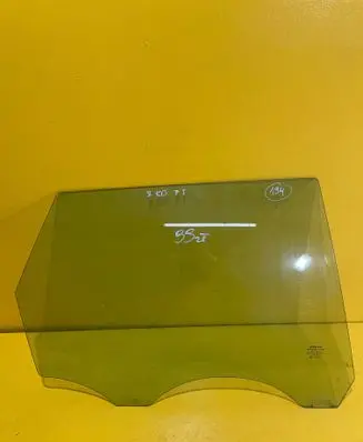 Rear door window glass