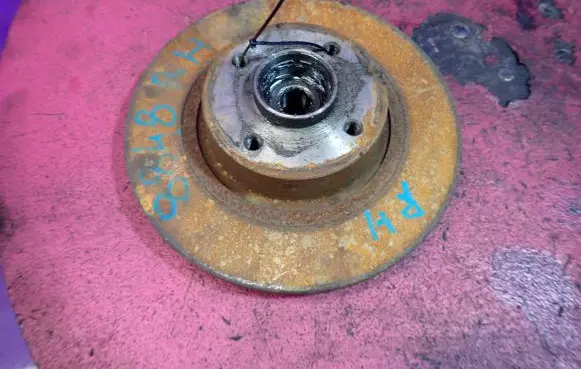 Renault Megane II Rear wheel hub spindle/knuckle 