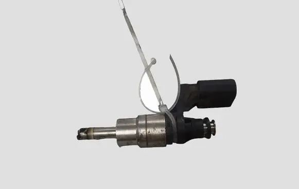 Volkswagen Jetta V Fuel injector 03C906036A 0261500016