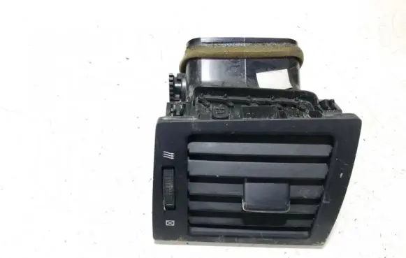 Toyota Avensis T270 Dash center air vent grill 5566005100 55660-05100