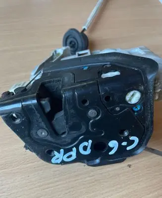 Audi A6 S6 C6 4F Front door lock