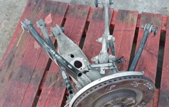 Audi Q5 SQ5 Rear wheel hub spindle/knuckle 