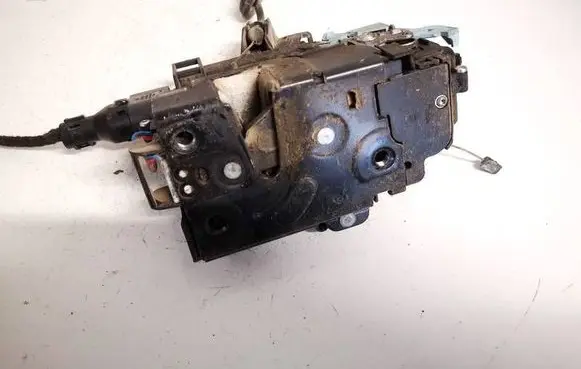 Volkswagen Caddy Front door lock 3d2837016s