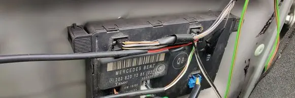 Mercedes-Benz C W203 Door control unit/module 2038201285 351320