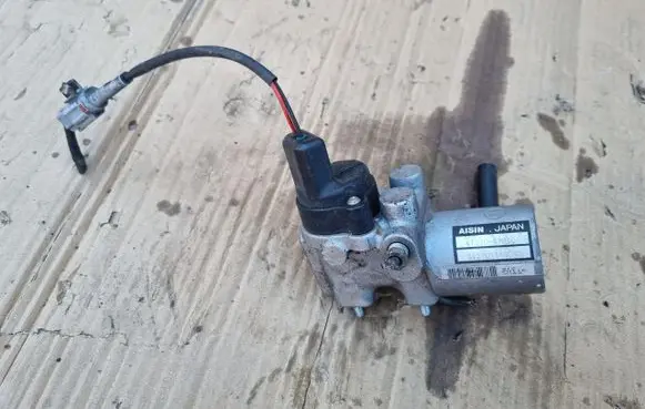 Toyota Prius (XW20) Brake power pressure regulator 4727047010 ITA