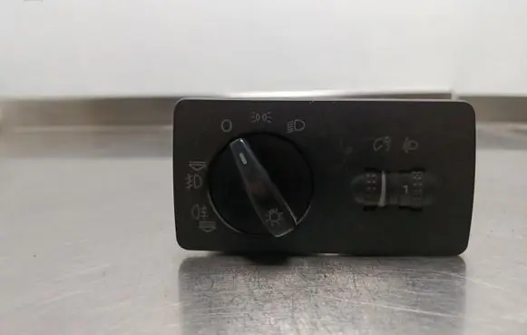 Skoda Fabia Mk1 (6Y) Headlight level height control switch 6Y0919094E 010510 04062205C