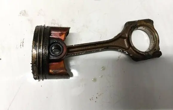 Honda Civic Piston with connecting rod 