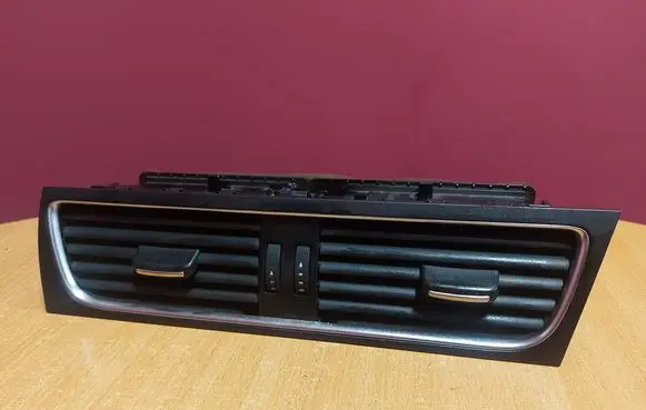 Audi A4 S4 B8 8K Dash center air vent grill 8T2820951B