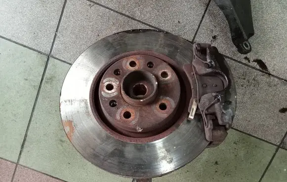 Opel Astra H Front wheel hub spindle knuckle 000