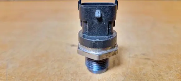 Opel Insignia A Fuel pressure sensor 55207677