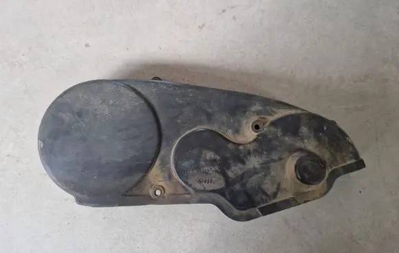 Mitsubishi L200 Timing belt guard (cover) MD304937