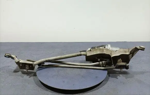 Mitsubishi Outlander Front wiper linkage and motor 1593001052