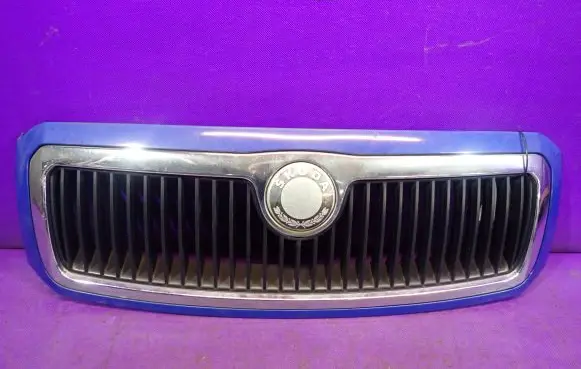 Skoda Fabia Mk1 (6Y) Front bumper upper radiator grill 6Y0853668