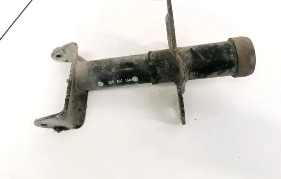 Volkswagen PASSAT B5 Front bumper mounting bracket 3b0807134
