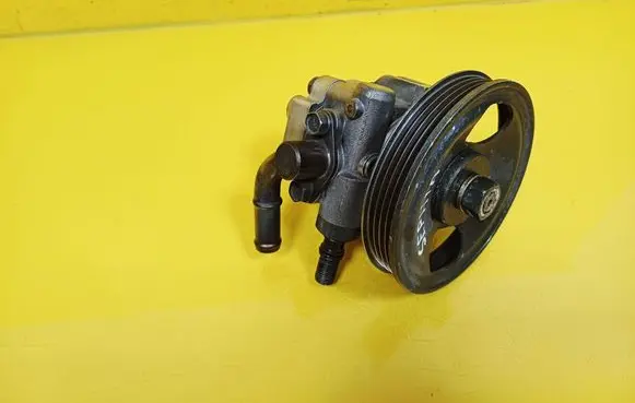 KIA Sephia Power steering pump 