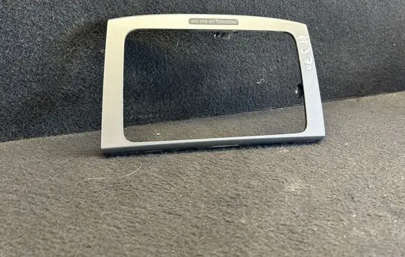Volkswagen PASSAT B6 Radio/GPS head unit trim 3c0858069