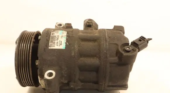 Volkswagen Touran I Air conditioning (A/C) compressor (pump) 1K0820859Q