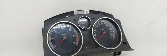 Opel Astra H Speedometer (instrument cluster) 13225988