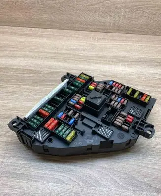 BMW 7 F01 F02 F03 F04 Fuse module 9264924 926492402