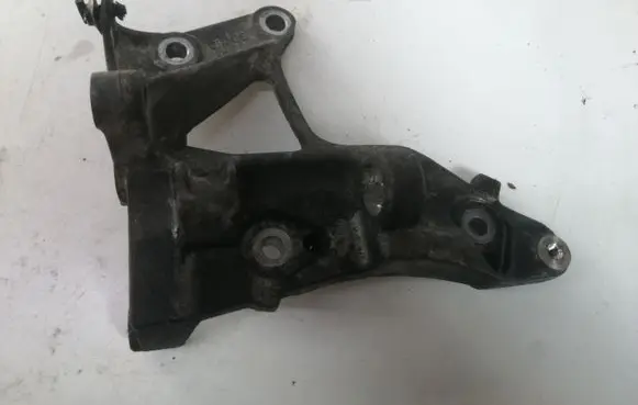 Ford C-MAX I Generator/alternator bracket 9653249480