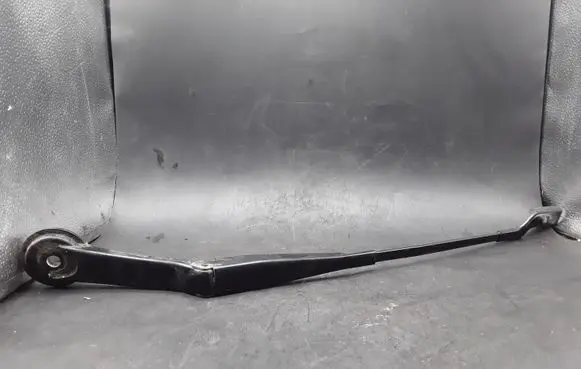 Ford Focus Front wiper blade arm BM5117526AB BM5117526
