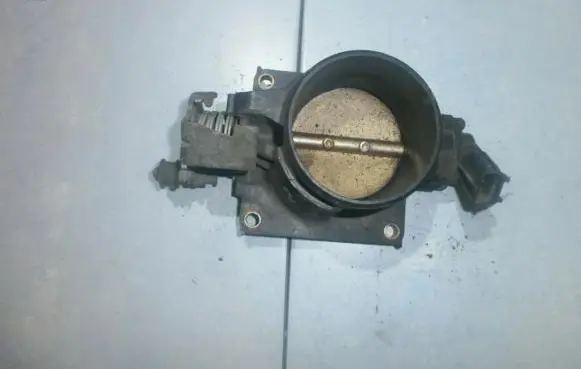 Hyundai Coupe Throttle valve 01080