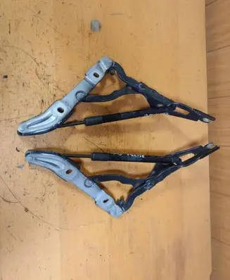 BMW 1 E82 E88 Tailgate/trunk/boot hinge 7166752
