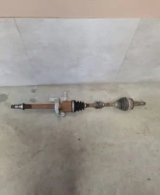 Nissan Qashqai Front driveshaft 392684M500