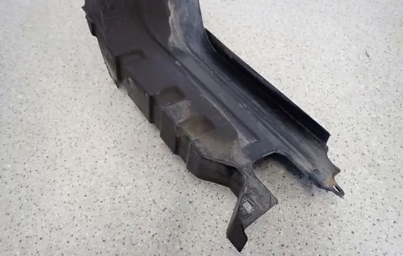 Suzuki Swift Cultus Intercooler air guide/duct channel 