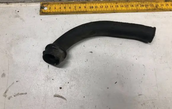 Mercedes-Benz C W203 Coolant pipe/hose A2036280369
