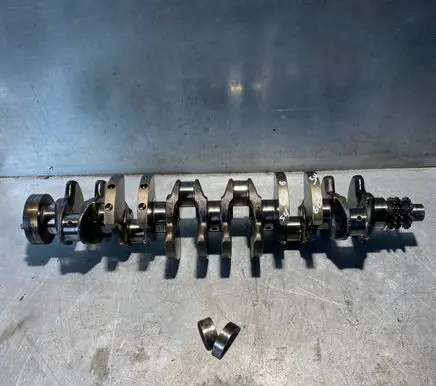 Mercedes-Benz E W124 Crankshaft 10414 1025702 6040510