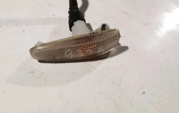 Mitsubishi Outlander Front fender indicator light 