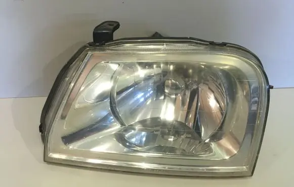 Mitsubishi L200 Headlight/headlamp MR339731