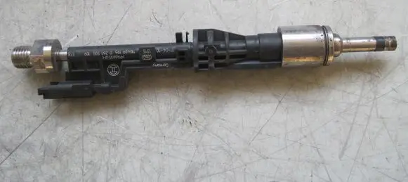 BMW 4 F32 F33 Fuel injector PA6635GF 0261500109