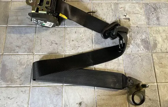 Mercedes-Benz Vaneo W414 Front seatbelt 566287601