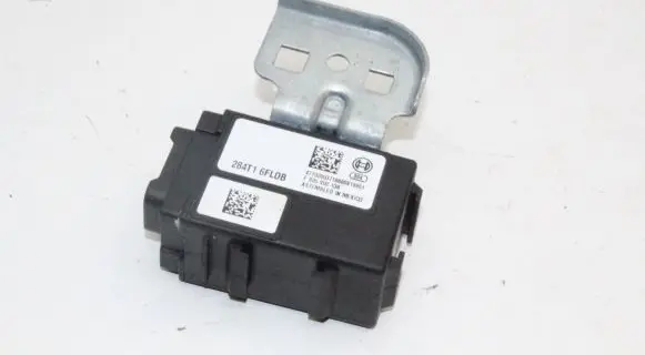 Nissan X-Trail T32 Gateway control module 284T16FL0B