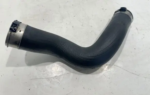 BMW 5 F10 F11 Intercooler hose/pipe 8571897
