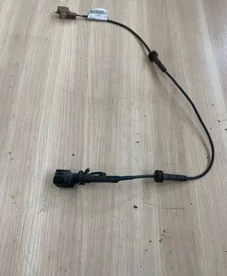 Opel Vivaro ABS brake wheel speed sensor 8200764650 440670001R