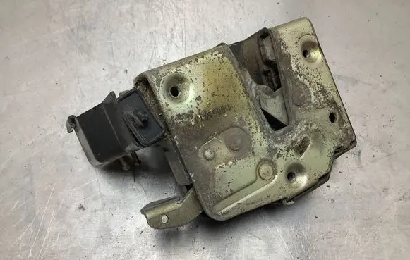 BMW 3 E30 Rear door lock 1906571