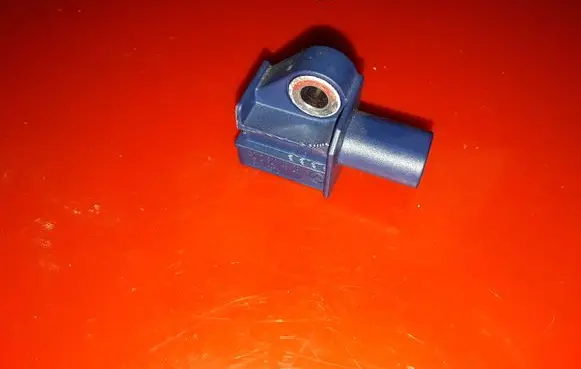 Mercedes-Benz C W204 Airbag deployment crash/impact sensor A2128204926 5WK43872