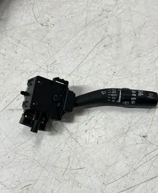 Hyundai Santa Fe Wiper control stalk 202004726