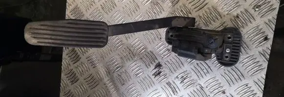 Volvo V70 Accelerator throttle pedal 30636004
