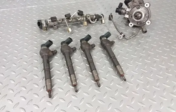 Skoda Octavia Mk3 (5E) Fuel injectors set 04L130755D 0445010537 0281006075