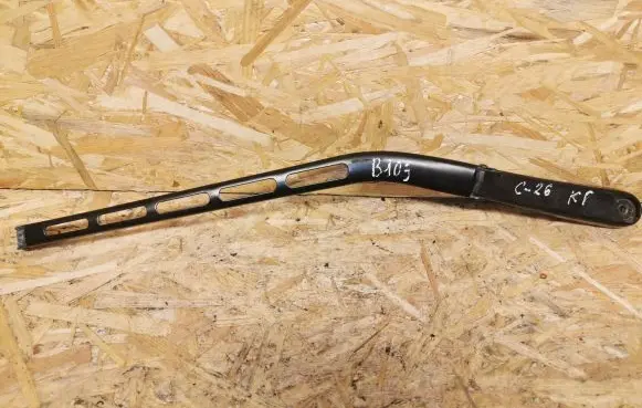 Mercedes-Benz CLK A209 C209 Front wiper blade arm A231180437 A2038202544 A2038202744