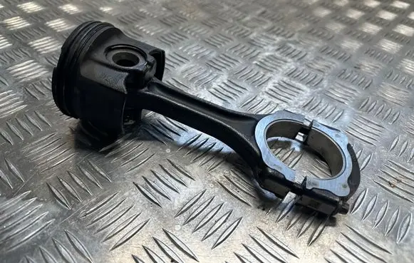 Mercedes-Benz C W206 Piston 082348