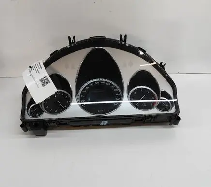 Mercedes-Benz E W212 Speedometer (instrument cluster) A2129005803 A2C53185820