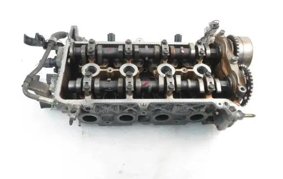 Toyota Yaris Engine head 