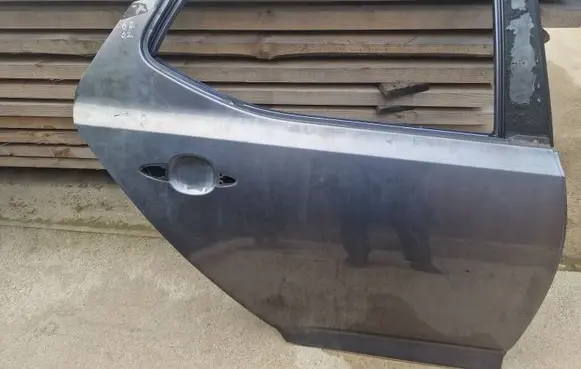 KIA Optima Rear door