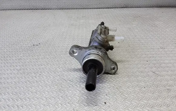 Toyota Avensis Verso Master brake cylinder
